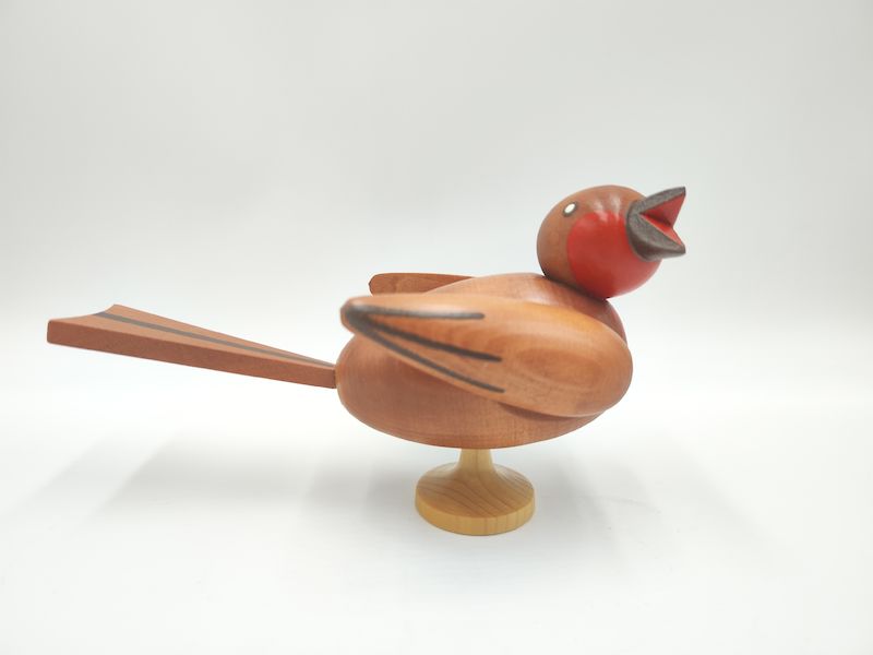 Vogel mit Sockel, Rotkehlchen